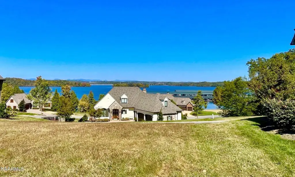 Elevation image #1 for 314 Champions Way.