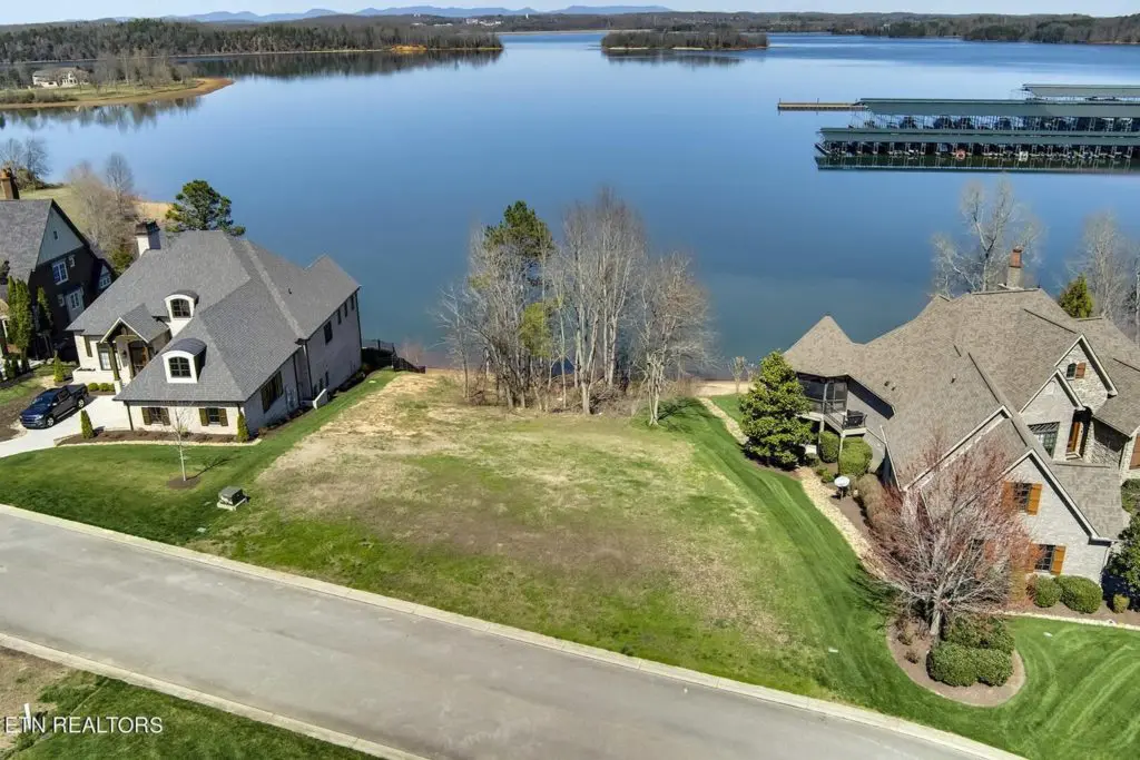Elevation image #1 for 204 Cypress Pointe Drive.