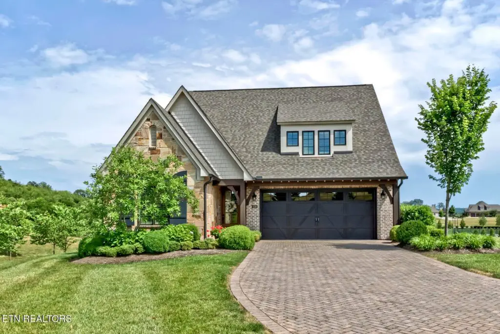 Elevation image #1 for 274 E Highlands Circle.