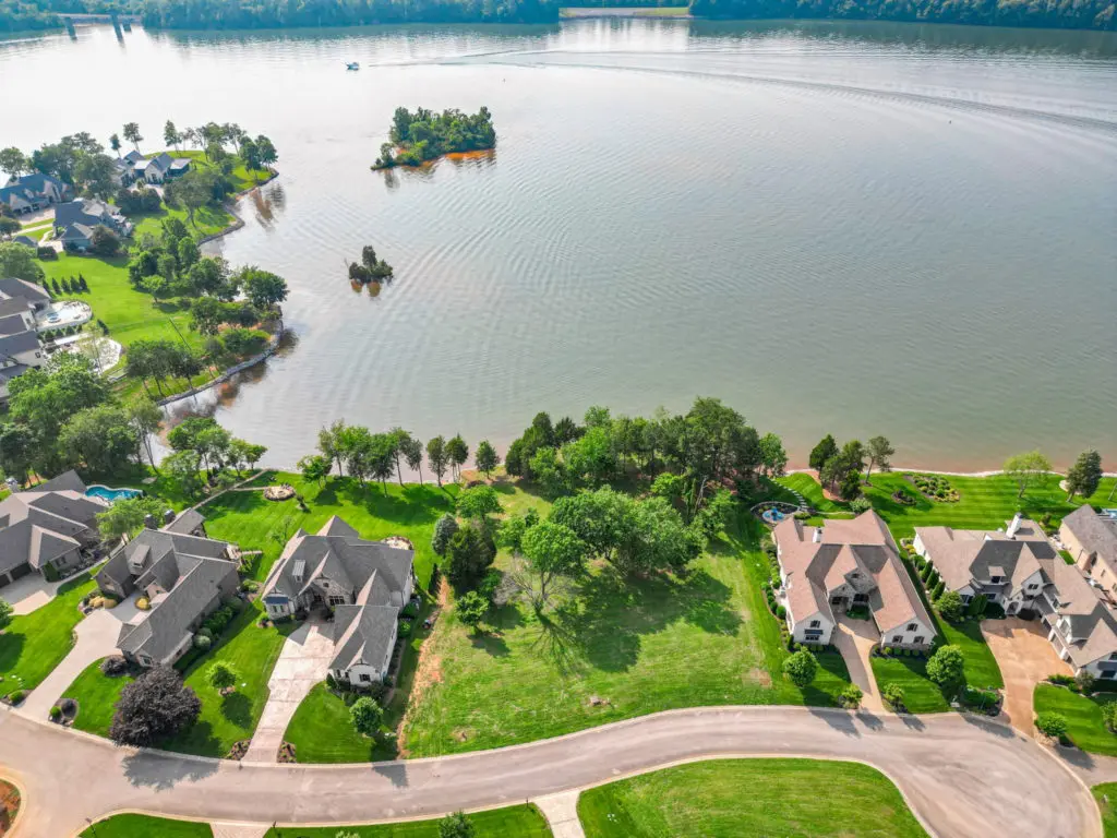 Elevation image #2 for 272 Edgewater Way.