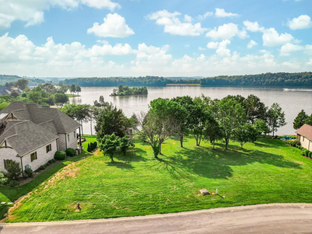 Elevation image #3 for 272 Edgewater Way.