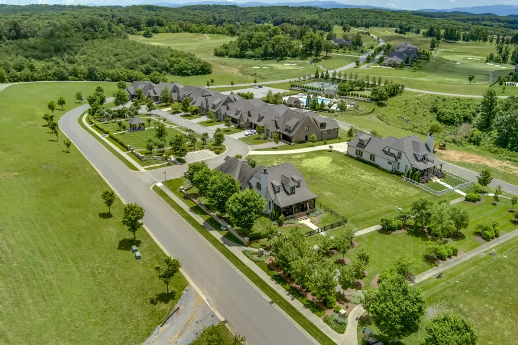 Elevation image #4 for 110 E Highlands Circle.