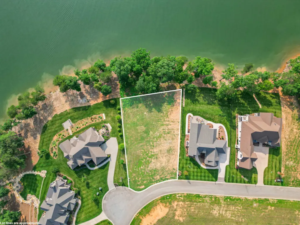 Elevation image #4 for 1556 Bower Court.