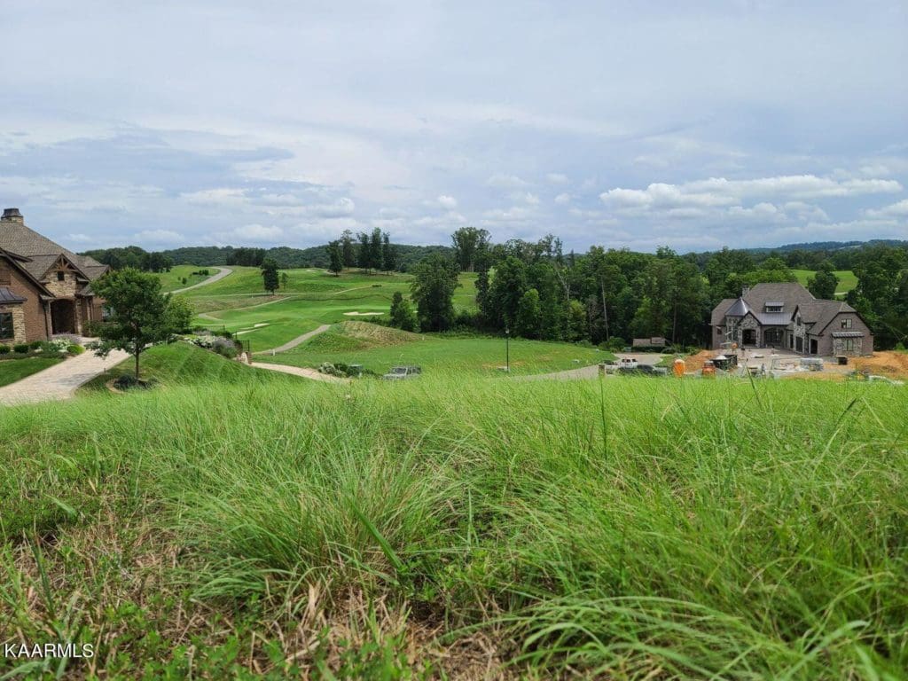 Elevation image #2 for 167 Commodore Drive.