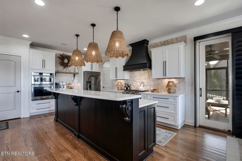 Image #15 for 916 Castaway Lane