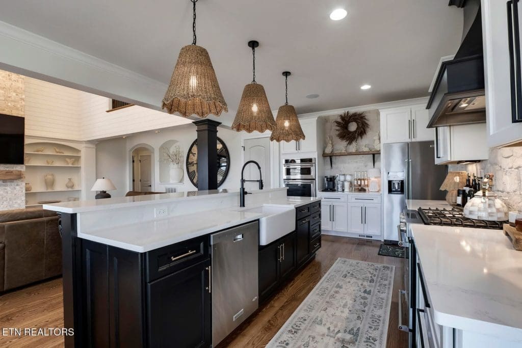 Image #17 for 916 Castaway Lane