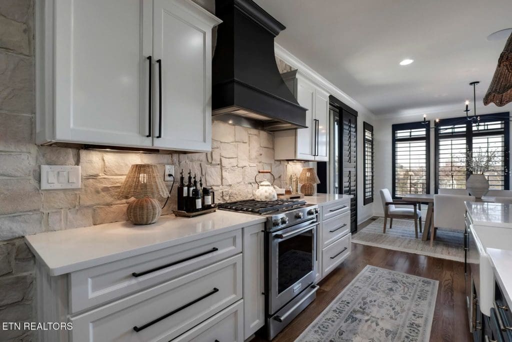 Image #18 for 916 Castaway Lane