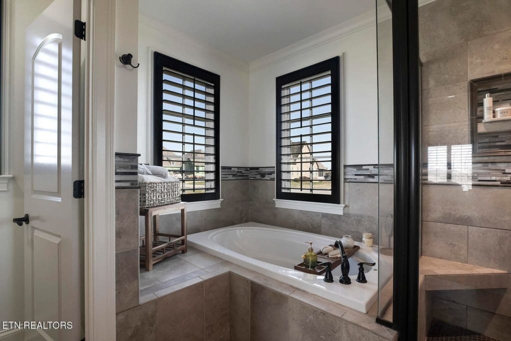 Image #34 for 916 Castaway Lane