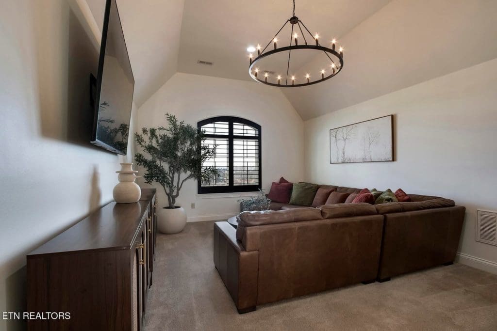 Image #37 for 916 Castaway Lane