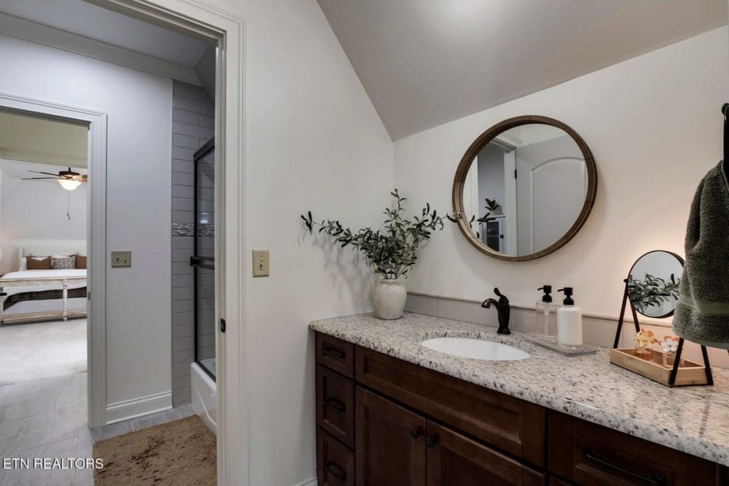 Image #39 for 916 Castaway Lane