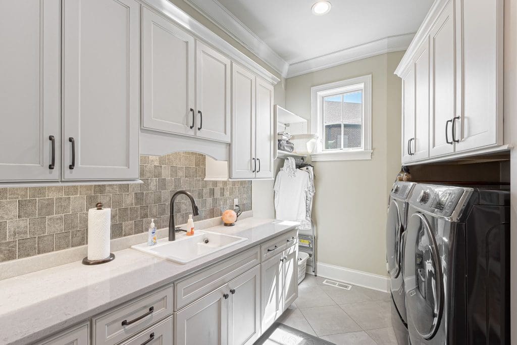 Image #33 for 497 Southern Way