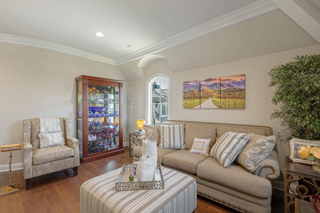 Image #36 for 497 Southern Way