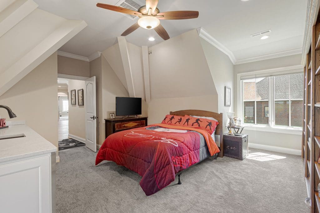 Image #43 for 497 Southern Way