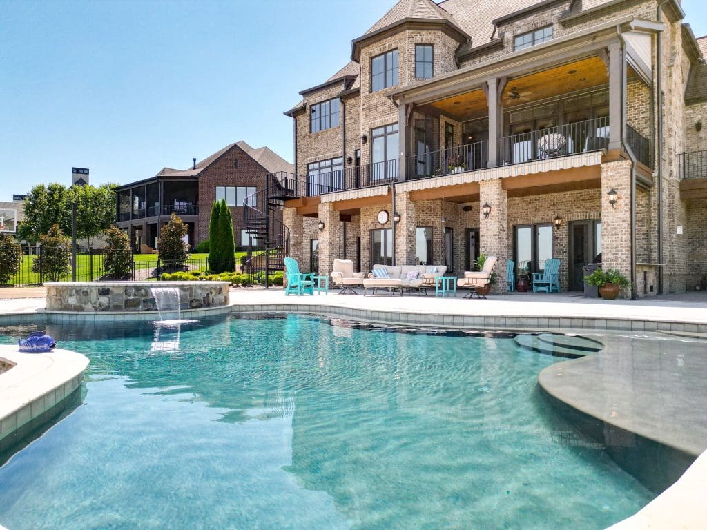 Image #63 for 497 Southern Way