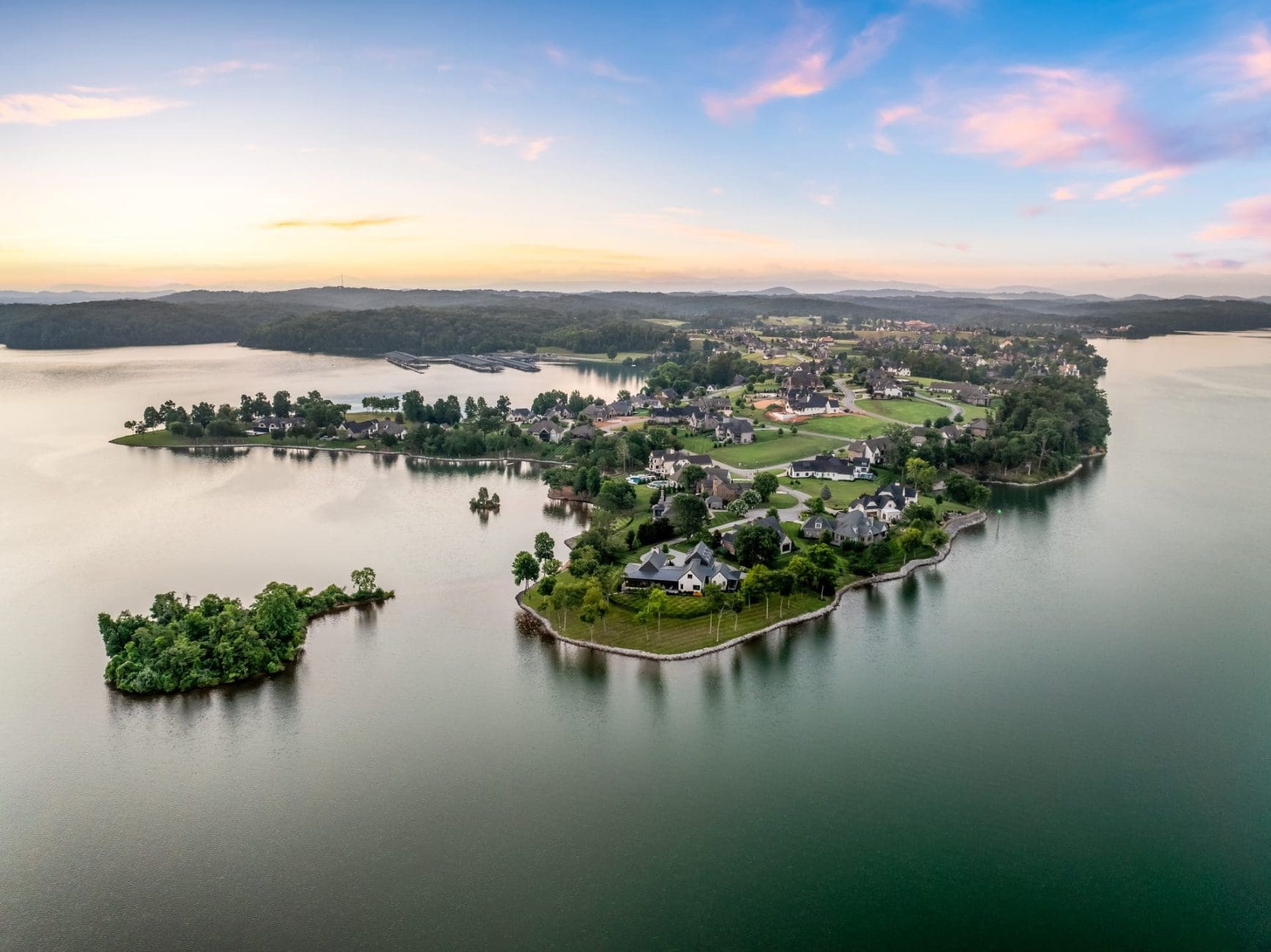 Tennessee vs North Carolina for Retirees: Why Active Golfers Choose WindRiver Over Asheville